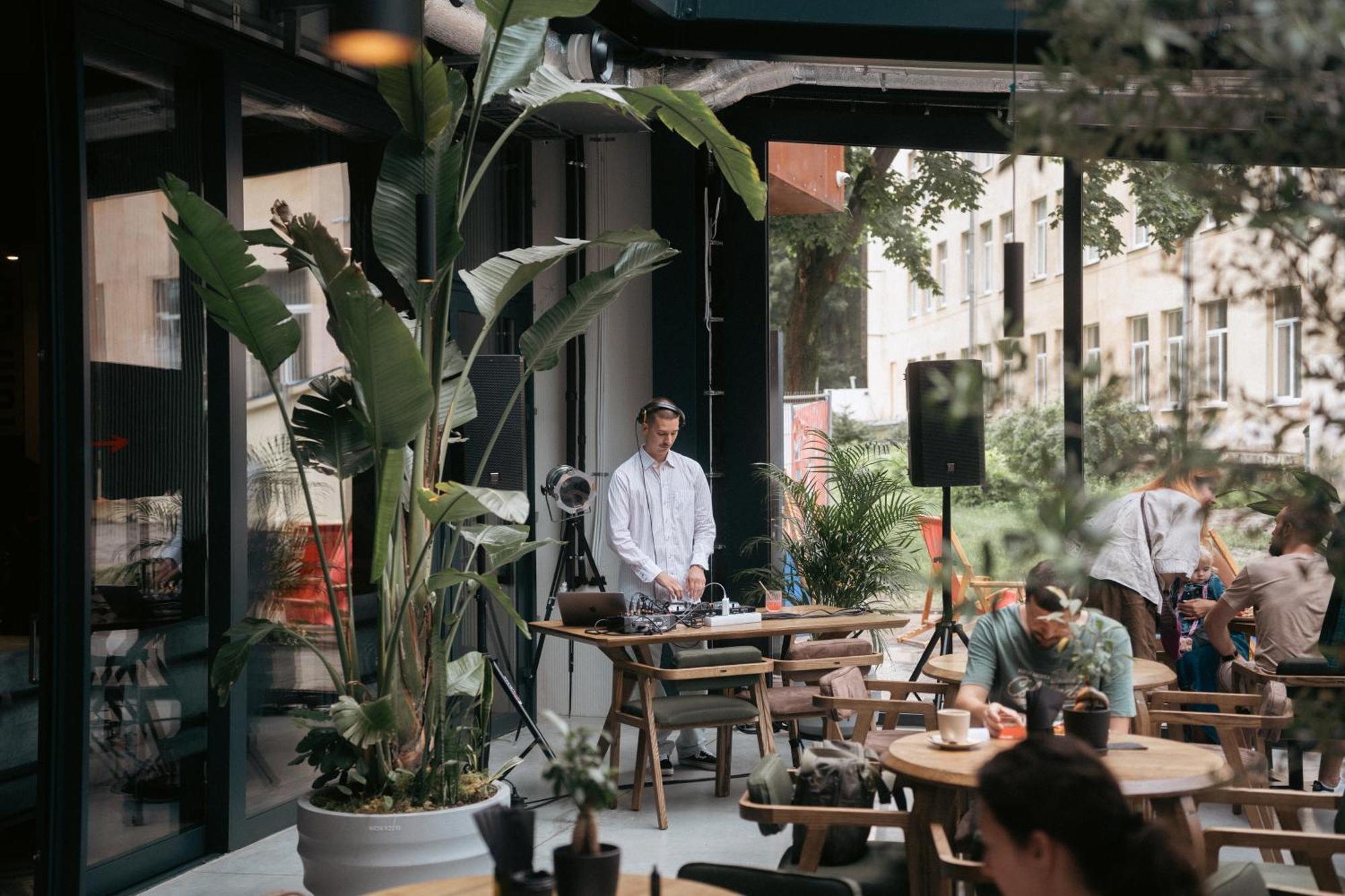 !Fest Hotel Lviv Ngoại thất bức ảnh