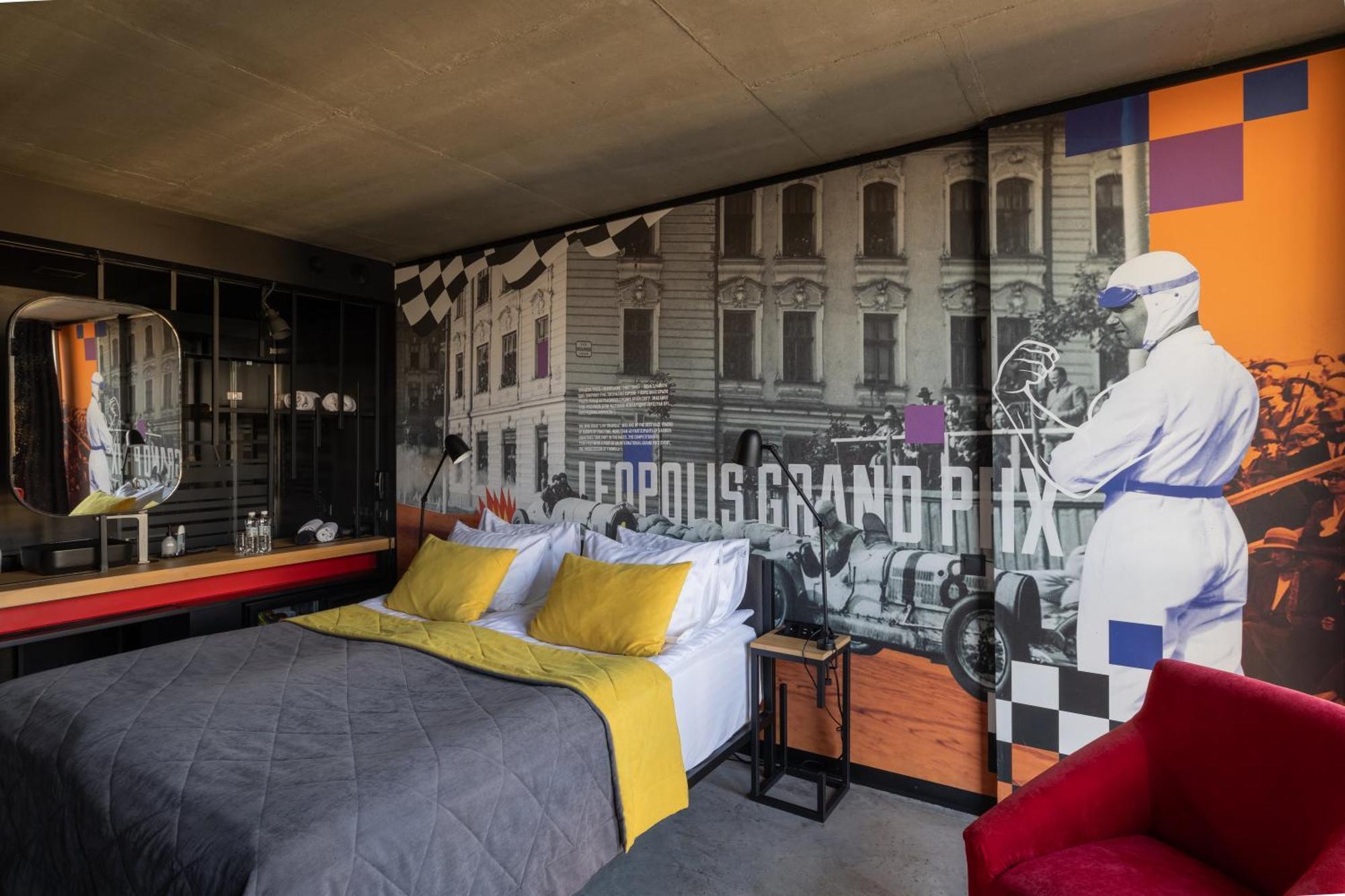 !Fest Hotel Lviv Ngoại thất bức ảnh
